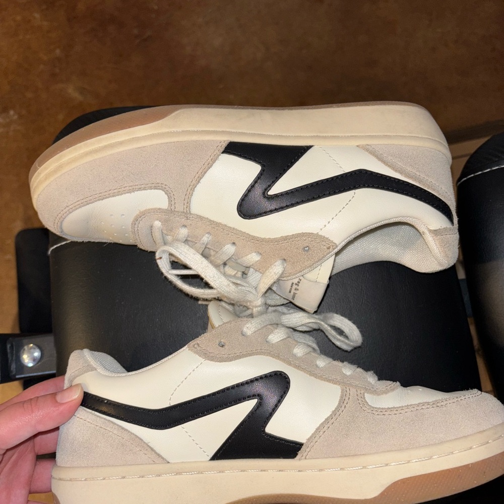 Rag & Bone Tan and Black Sneakers with Sleek Design